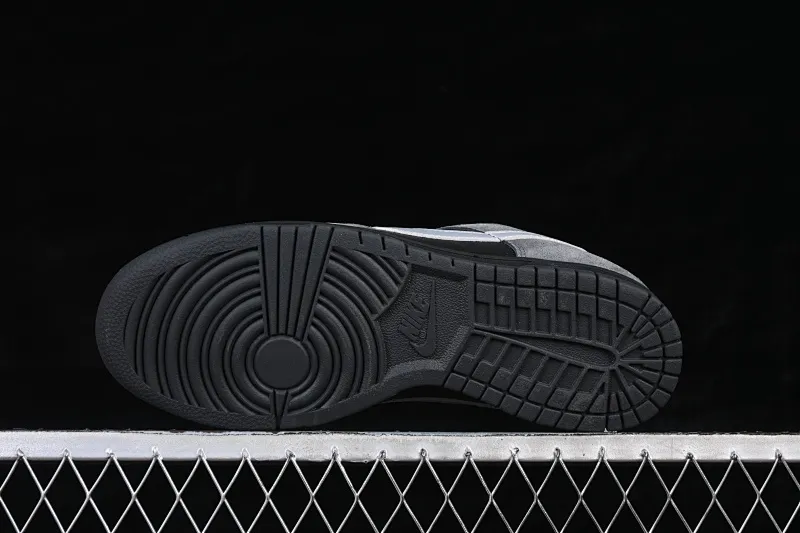 All categories Nk SB Dunk series Nk SB Dunk Low low-top sneakers Nike SB Dunk Low black and gray color low-top casual sneakers II7636-001